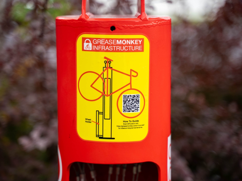 Grease Monkey Copyright Paul Maguire 03154